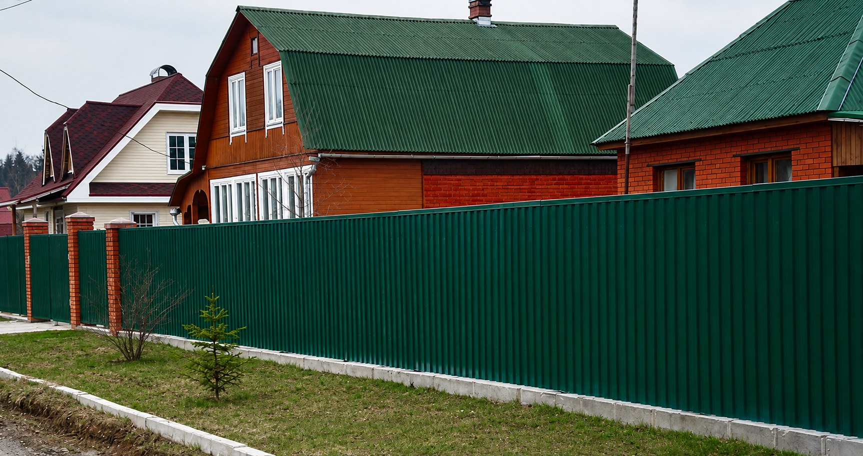 Забор из профнастила НС18 в Екатеринбурге
